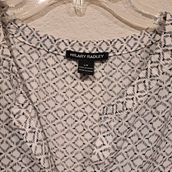 Hilary Radley v neck cap sleeve blouse white with black geometric design size L - Picture 6 of 6